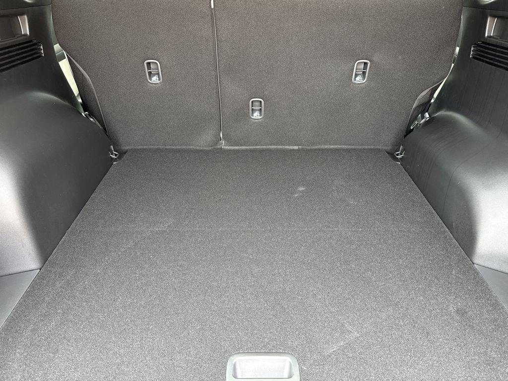 New 2026 White Hyundai SE FWD image 10