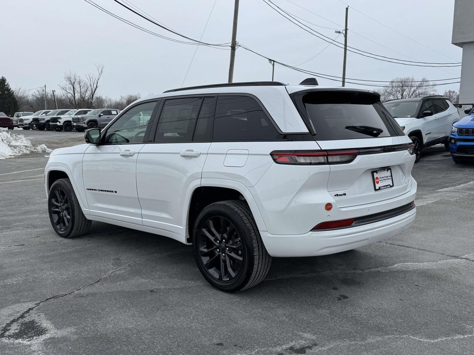 New 2026 Bright White Clear-Coat Exterior Paint Jeep Limited Reserve image 22