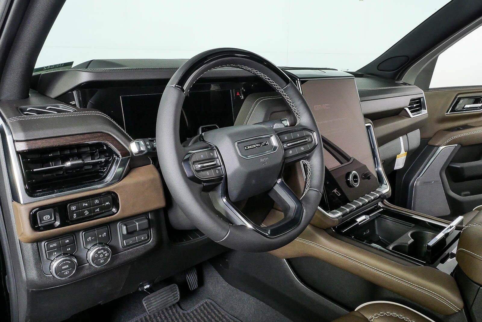 2026 GMC Yukon Denali Ultimate - Photo 4