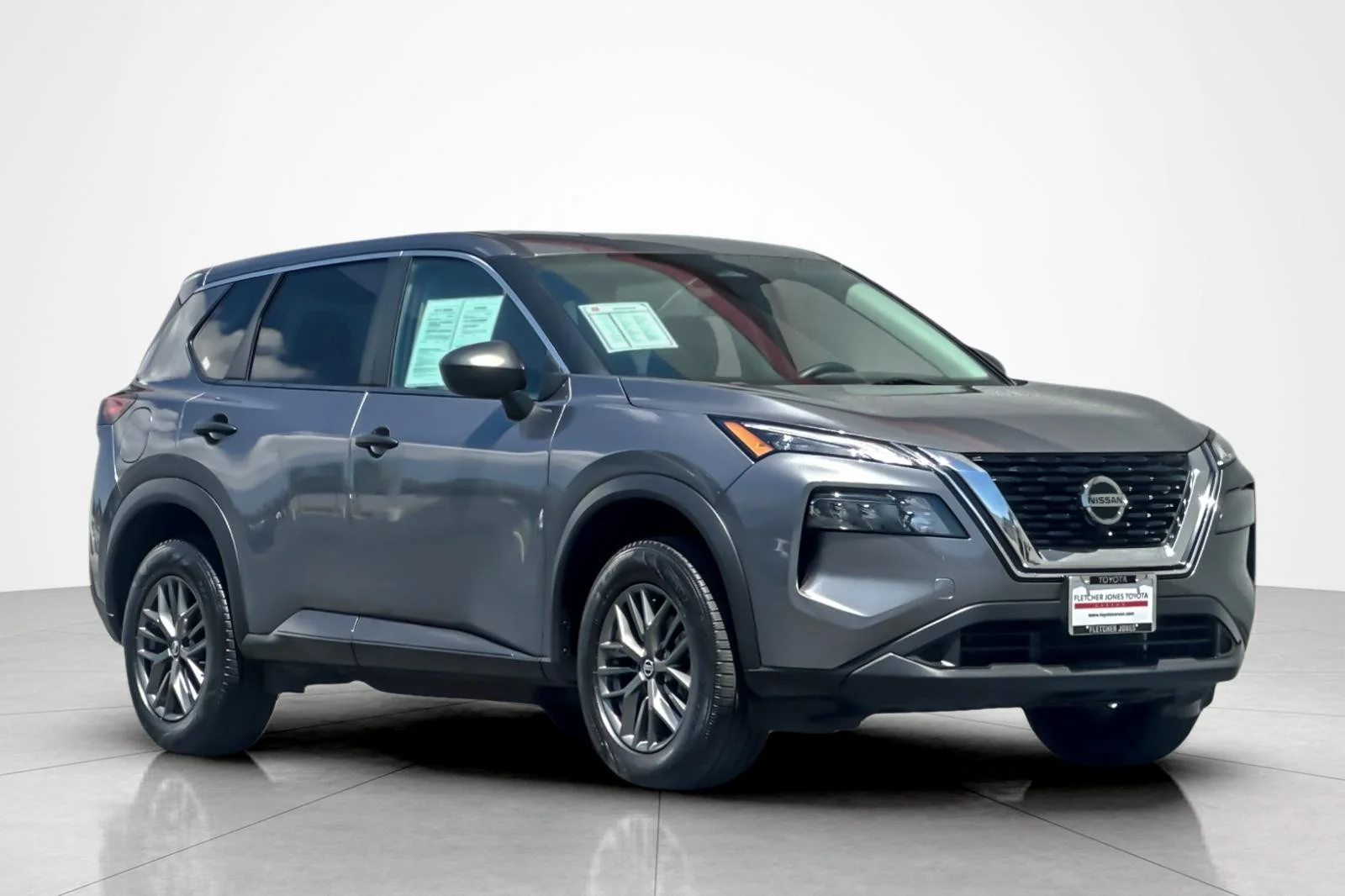 Used 2021 Gun Metallic Nissan S image 7