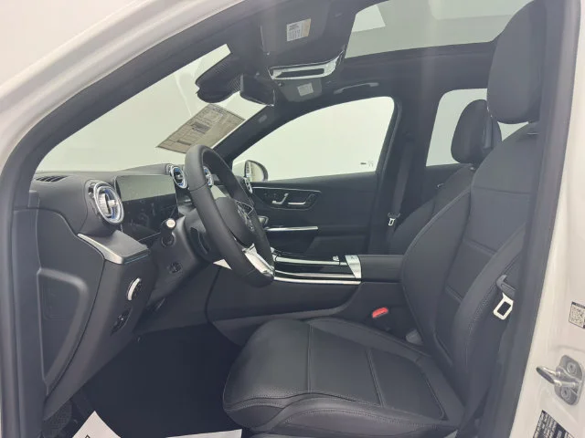 New 2026 Polar White Mercedes-Benz GLC 300 image 18