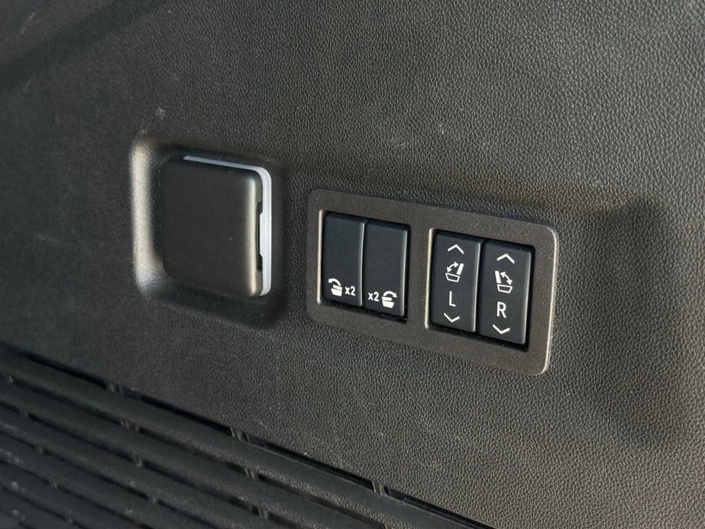 2024 Chevrolet Suburban Premier - Photo 16
