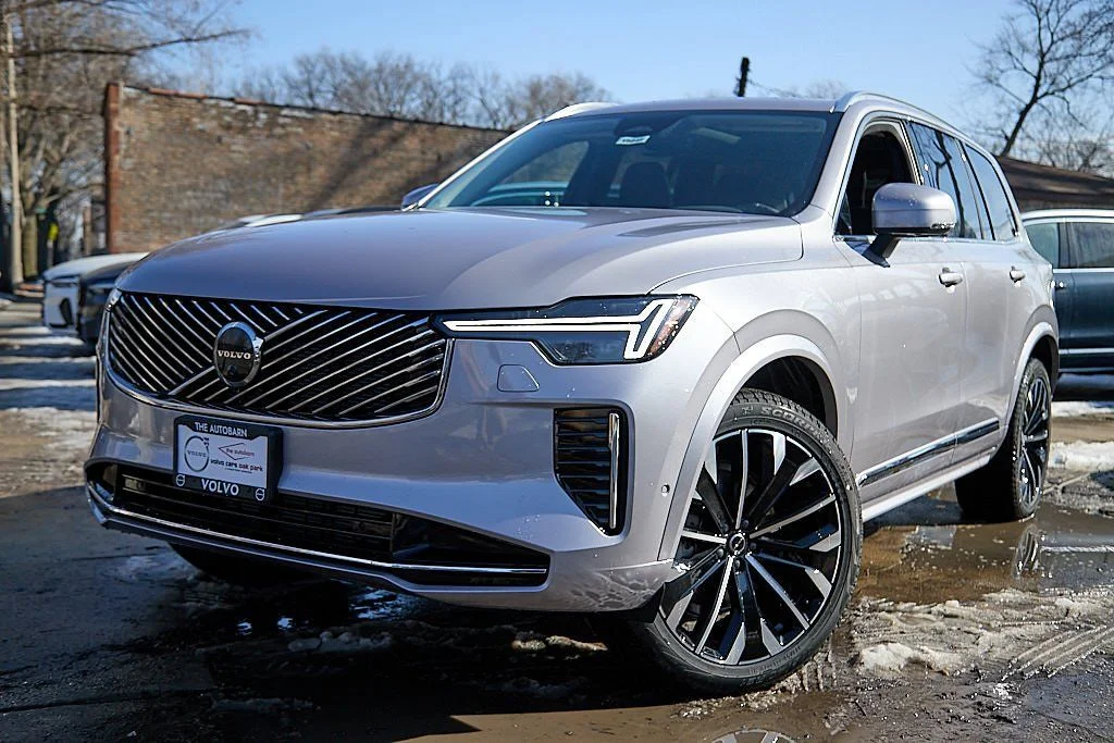 New 2026 Aurora Silver Volvo Plus image 2