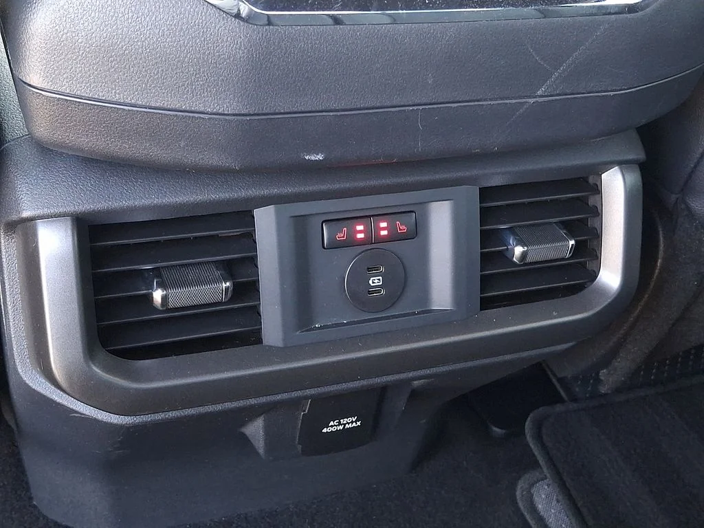 Used 2025 White Ford Lariat image 11