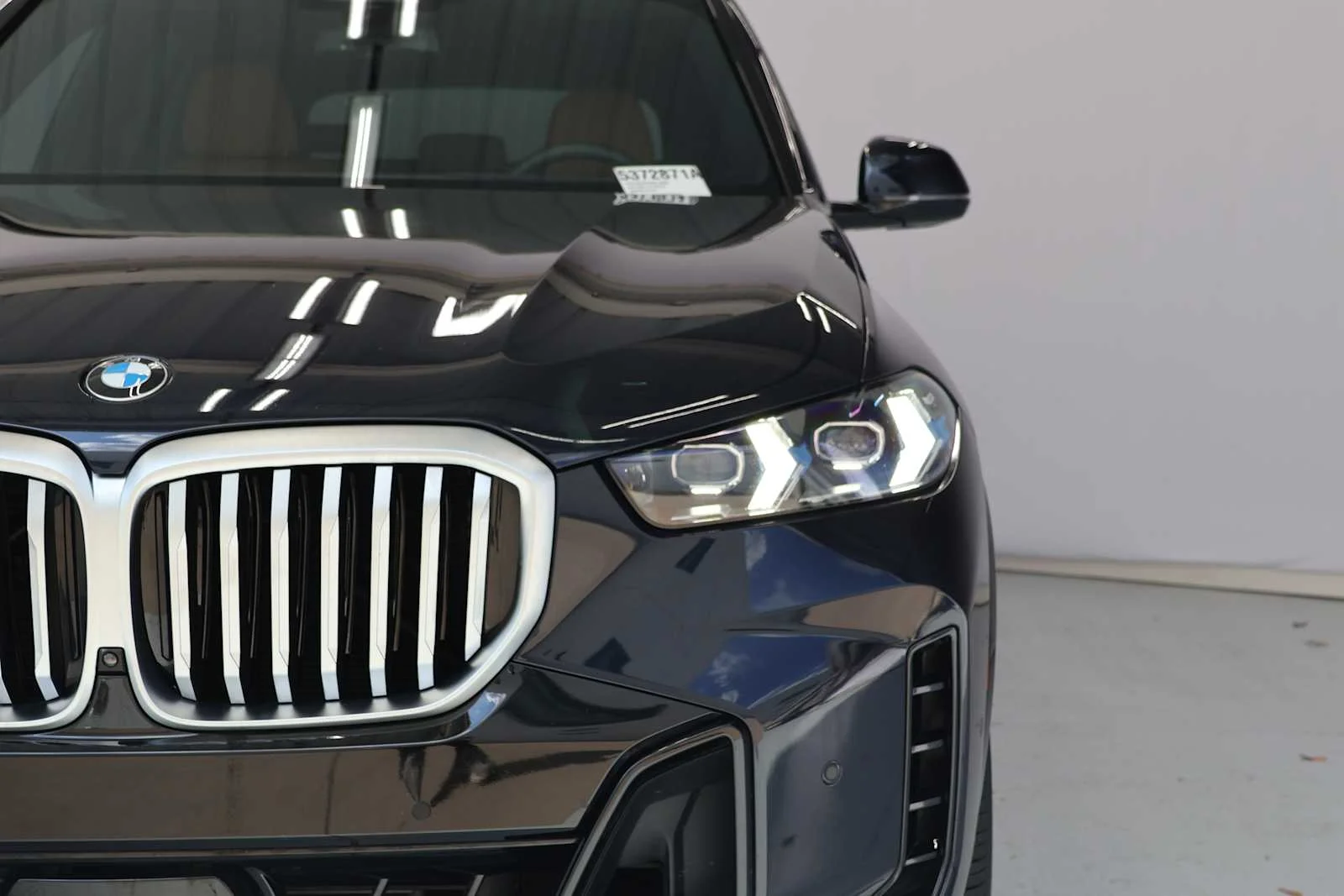 Certified Used 2025 Carbon Black Metallic BMW xDrive40i image 5