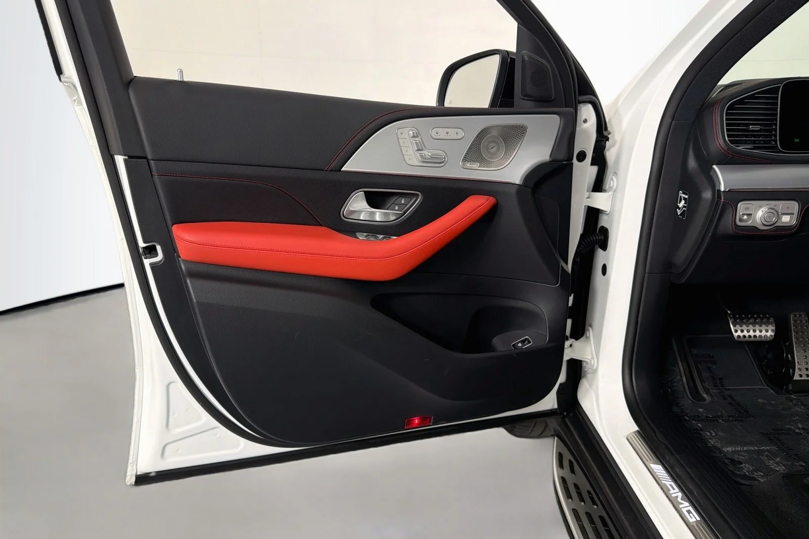 Certified Used 2025 Polar White Mercedes-Benz AMG® 53 image 22