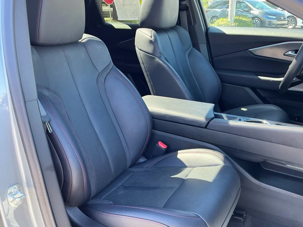 Used 2024  Acura Base image 20