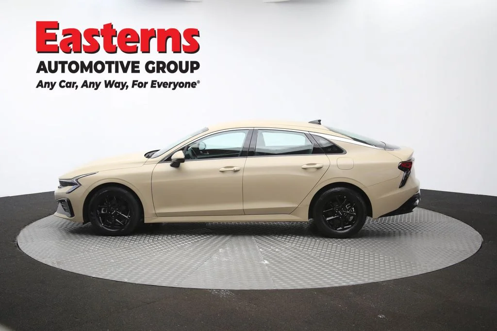 Used 2025 Red Kia LXS image 63