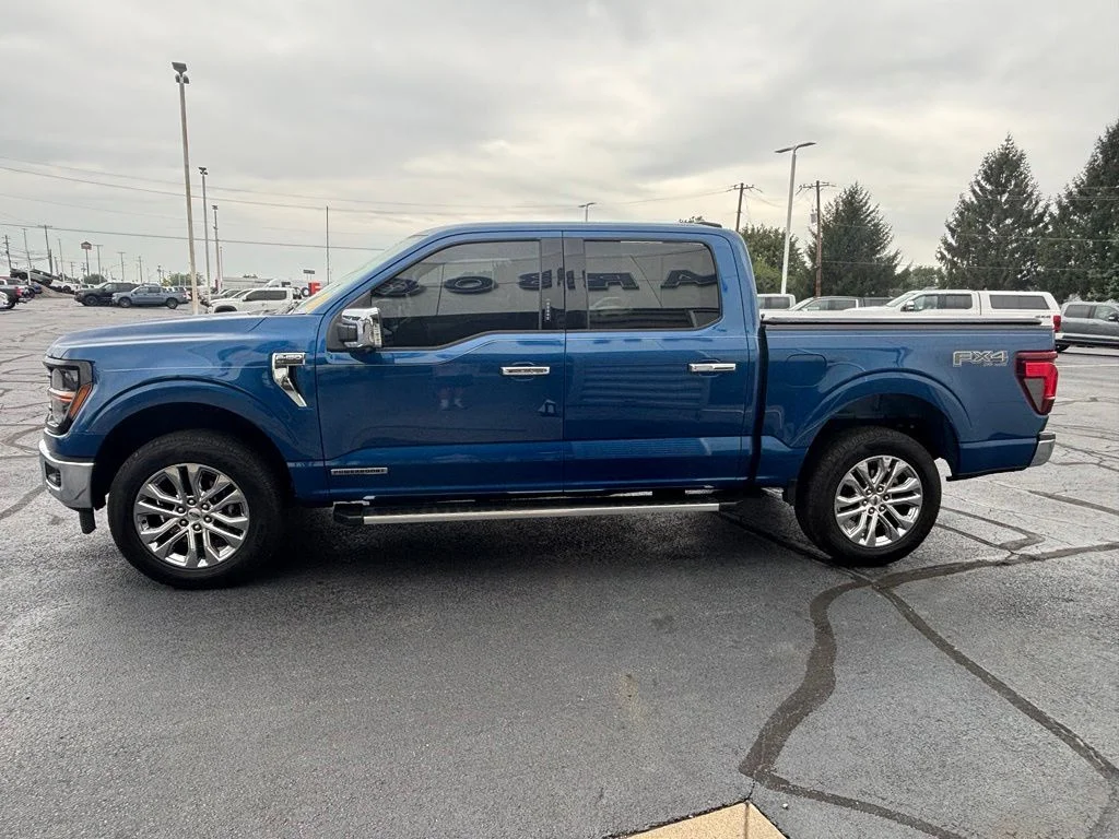 Used 2024 Blue Ford XLT image 8