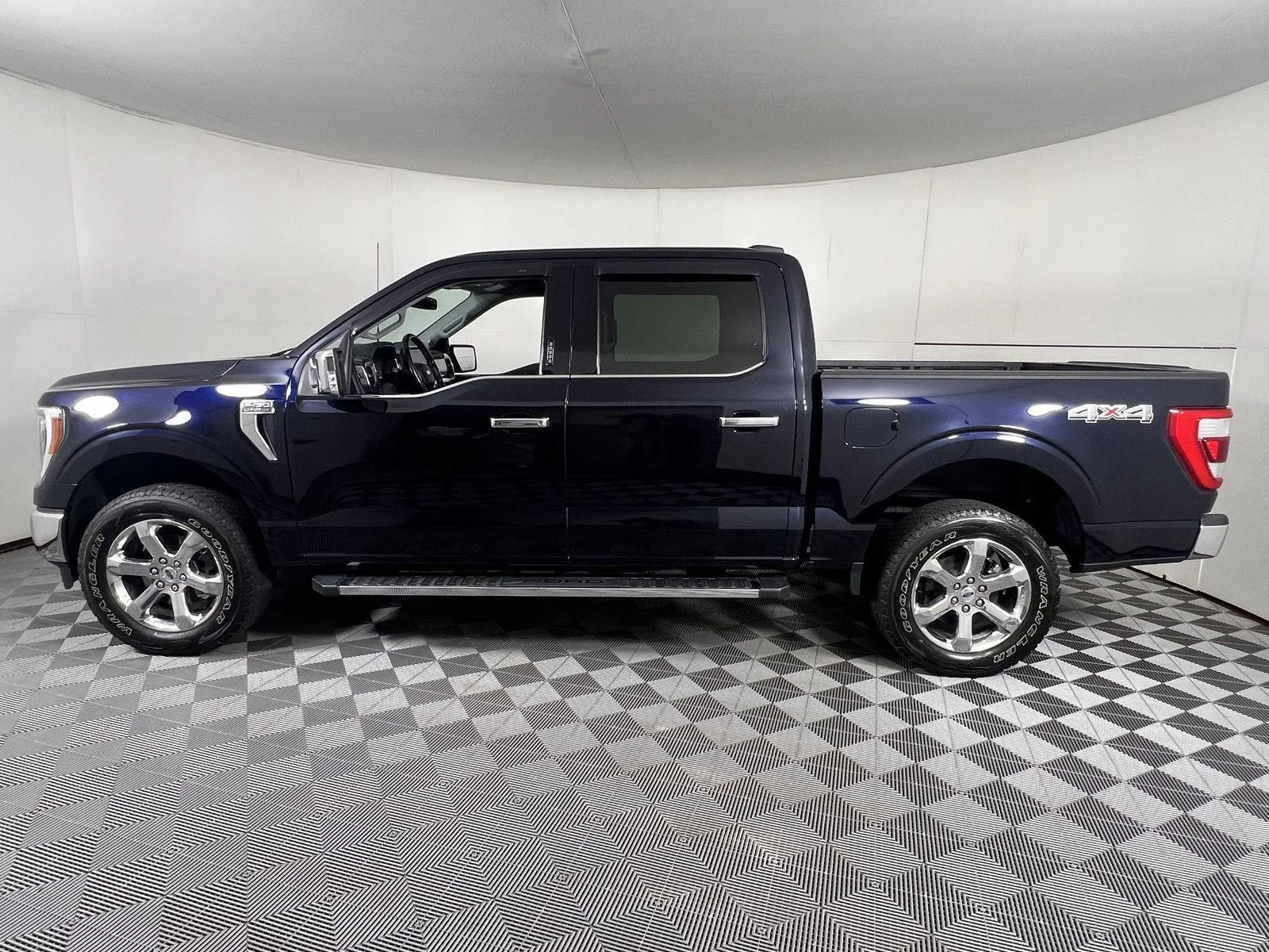 Used 2021 Antimatter Blue Ford LARIAT image 7