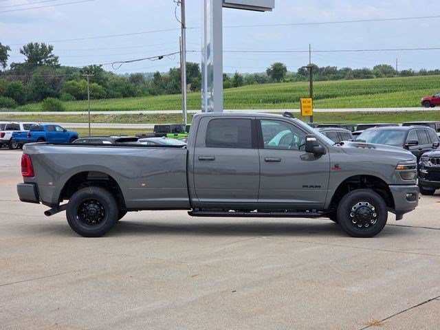 New 2026 Ceramic Gray Clear-Coat Exterior Paint RAM Laramie image 8