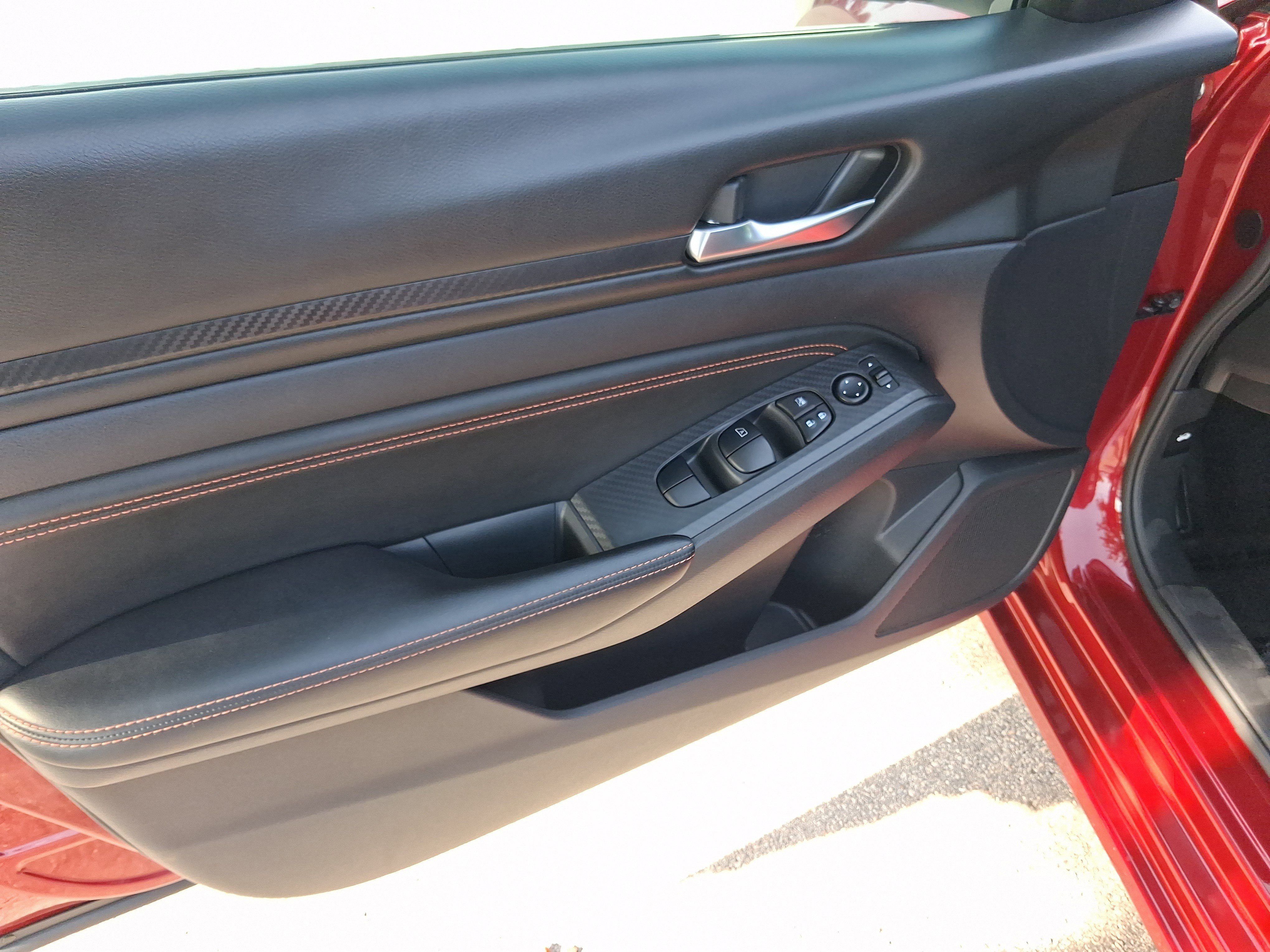 Certified Used 2020 Red Nissan 2.5 SR image 15