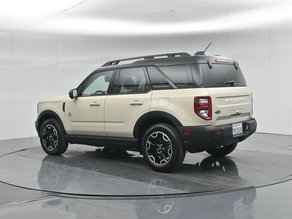 Certified Used 2025 Beige Ford Outer Banks image 7