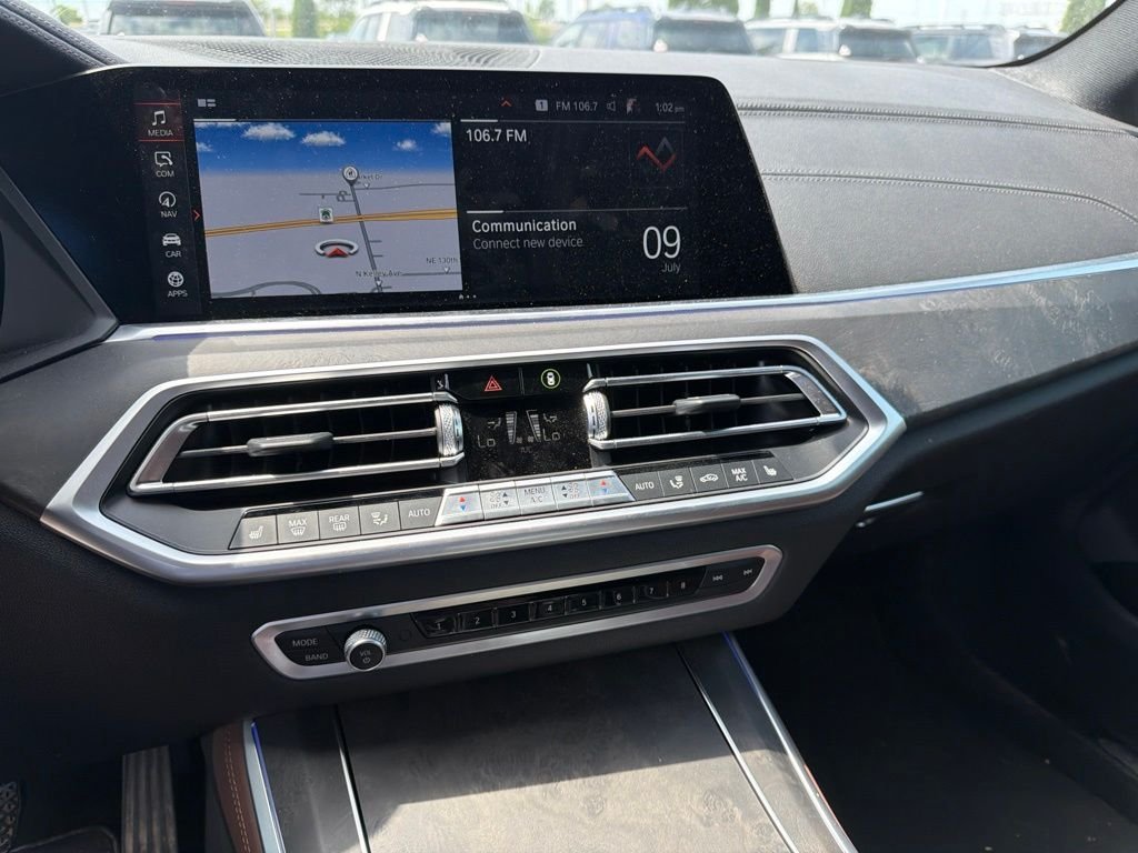 Used 2022 Gray BMW xDrive40i image 3