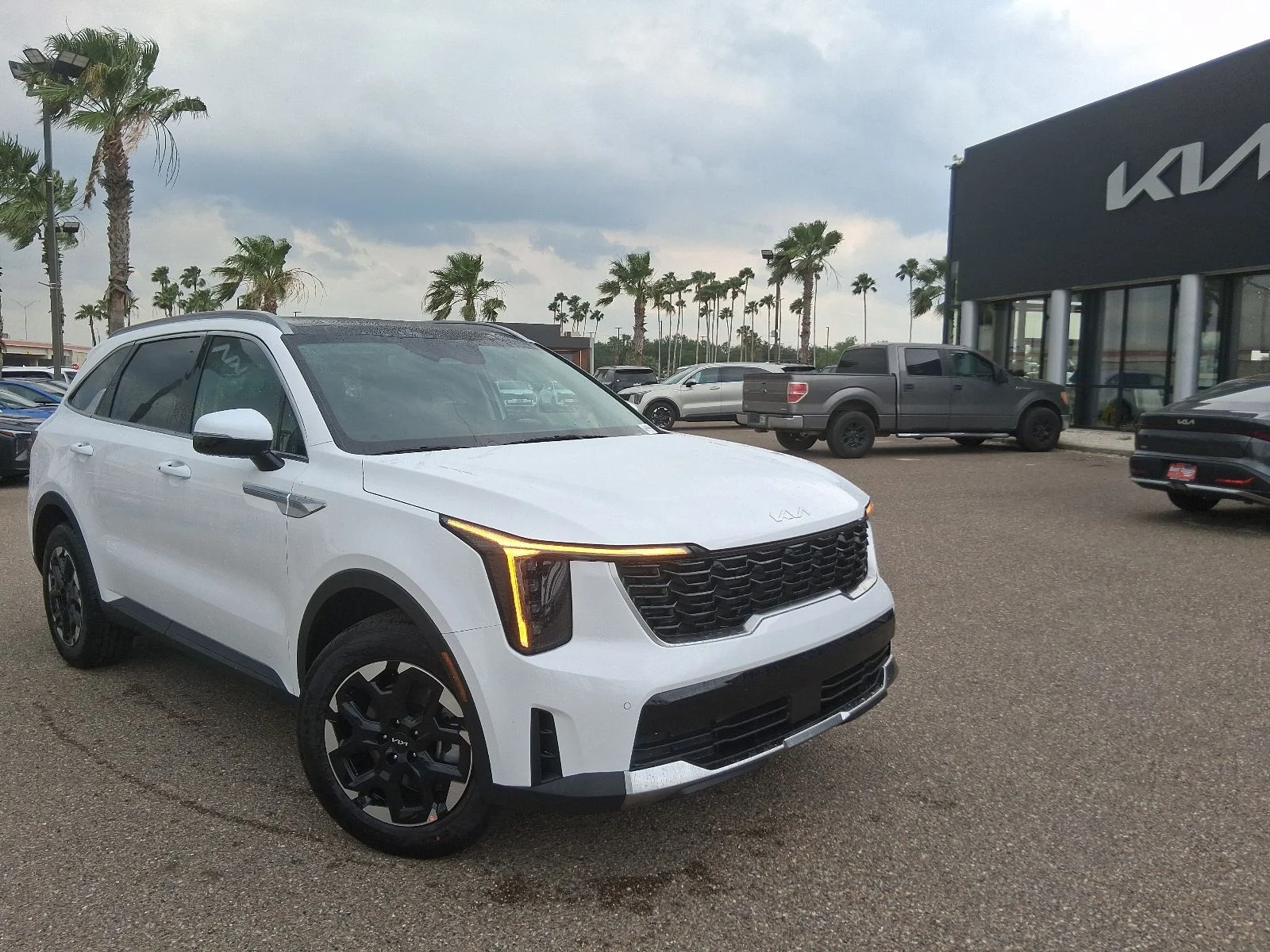 2026 Kia Sorento S AT's photo