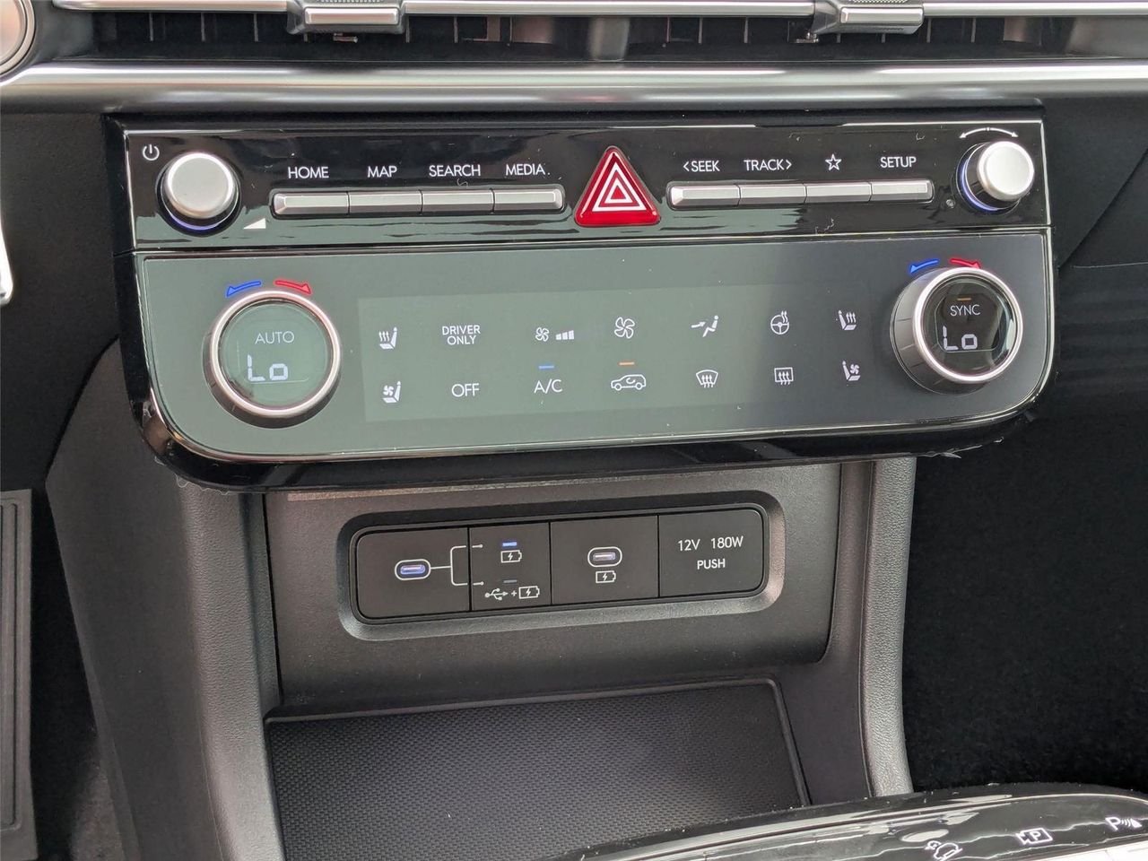 2025 Hyundai Tucson Limited - Photo 23