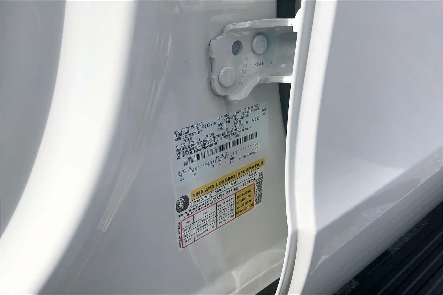 Used 2024 Star White Ford Platinum image 32