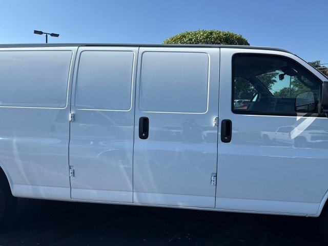 2025 Chevrolet Express Cargo Work Van - Photo 12