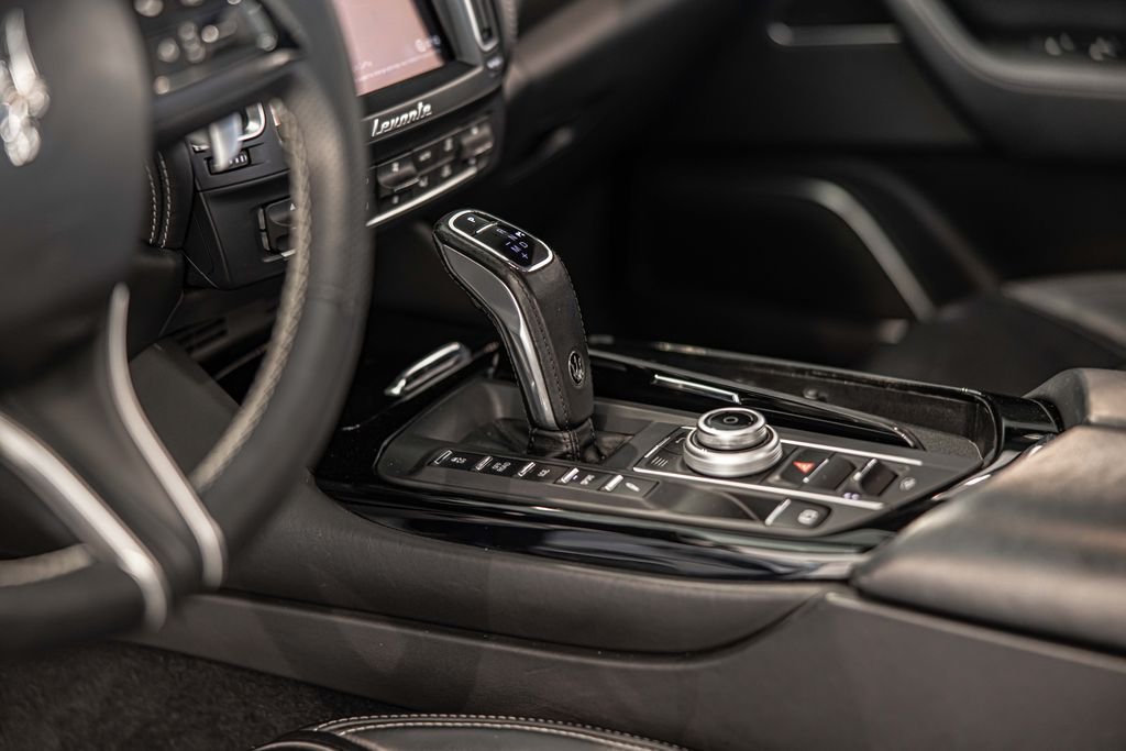 Used 2019 White Maserati S GranSport image 23