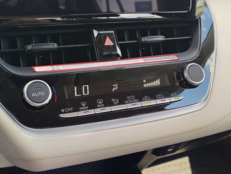 Used 2025  Toyota LE image 17