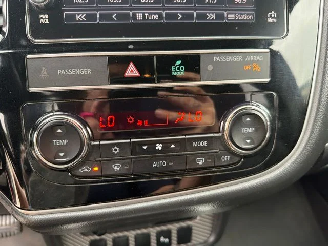 Used 2019 Red Mitsubishi SEL image 22