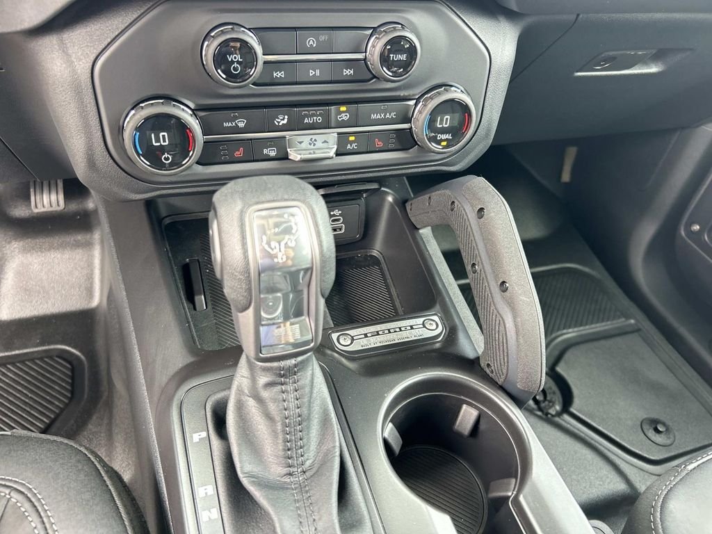 New 2026 Avalanche Gray Ford Big Bend® image 19