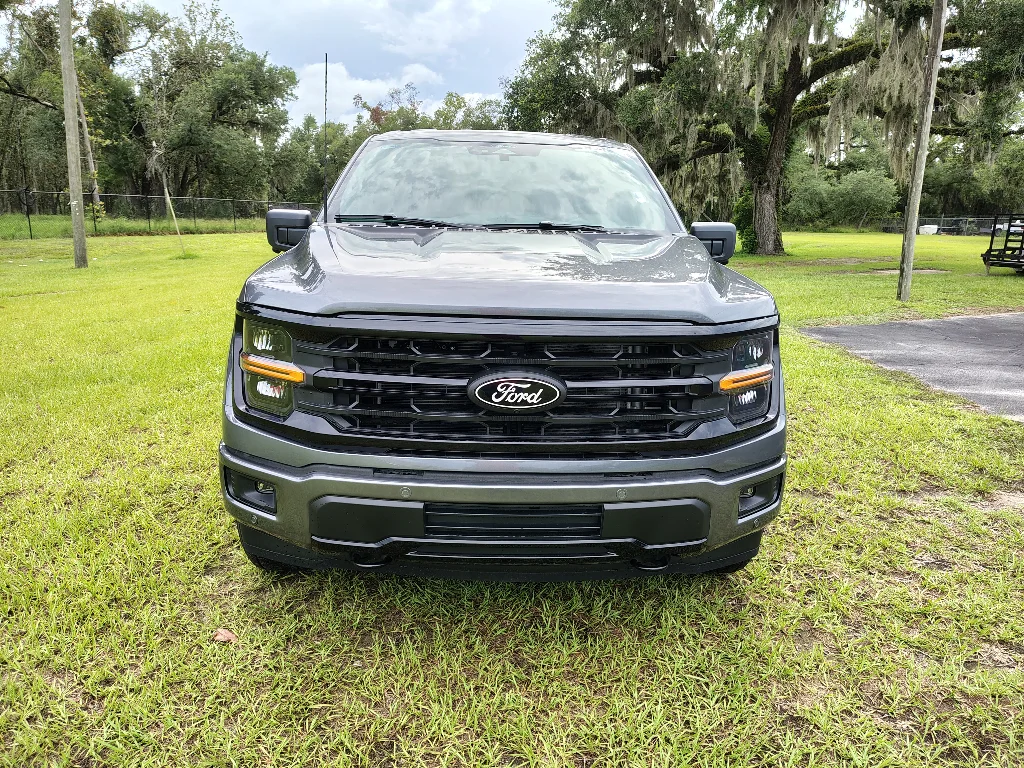 New 2026 Carbonized Gray Metallic Ford XLT image 10