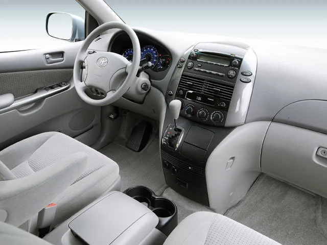 Used 2008 Blue Mirage Metallic Toyota LE image 4