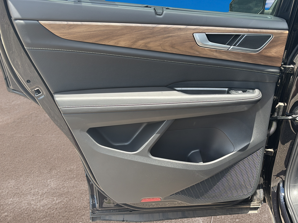 2026 Volkswagen Atlas SE w/Tech - Photo 14