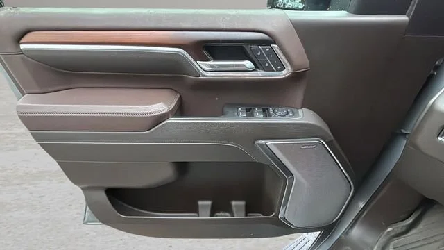Used 2025 Sterling Metallic GMC Denali image 15