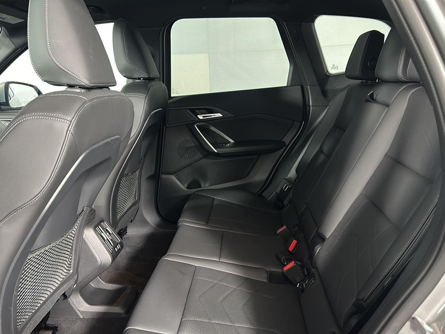 Used 2023 Space Silver Metallic BMW xDrive28i image 19