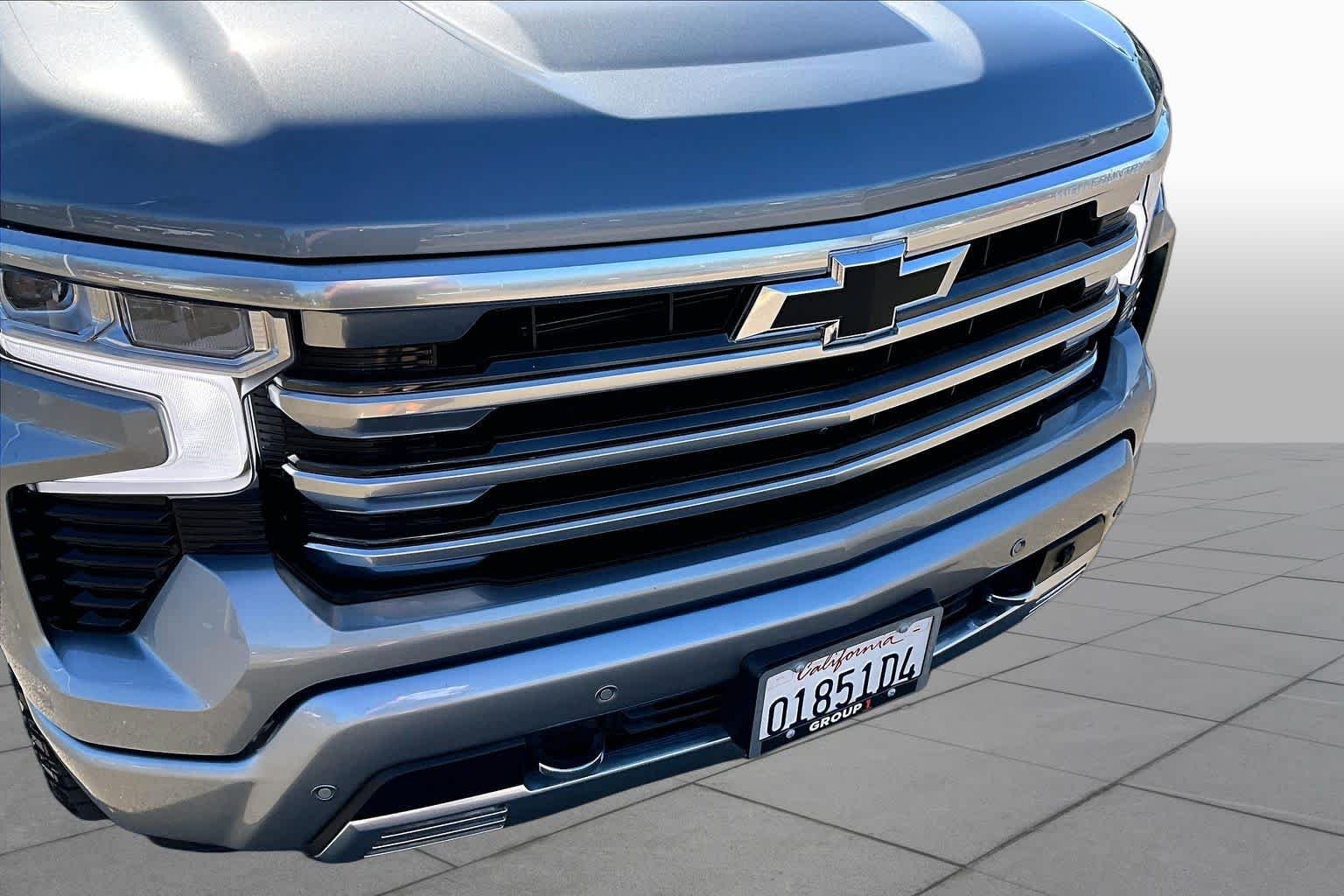 Used 2025 Sterling Gray Metallic Chevrolet High Country image 29