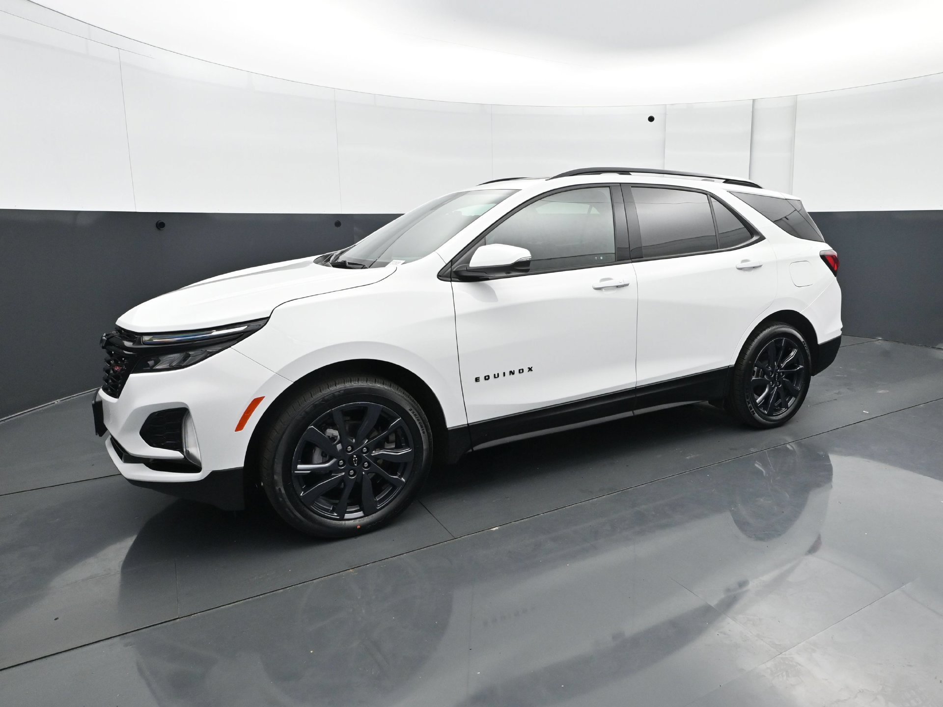 Used 2024 Chevrolet Equinox RS with VIN 3GNAXWEG9RS157919 for sale in White Bear Lake, Minnesota
