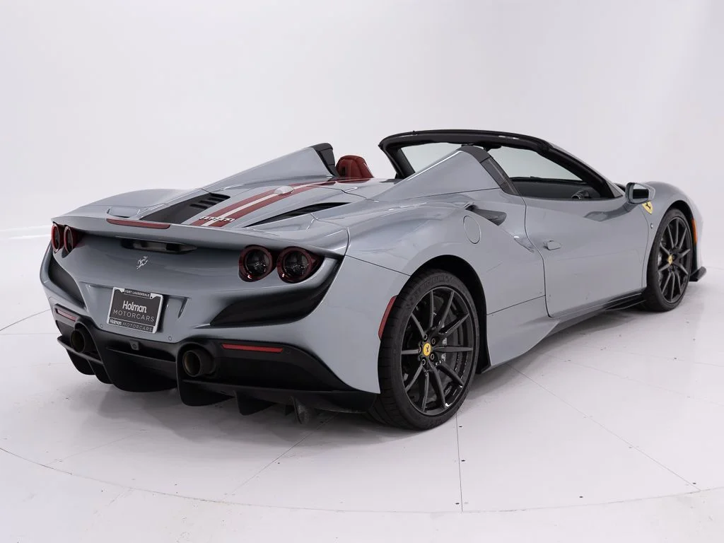 Used 2023 Grigio Titanio Metallic Ferrari  image 5