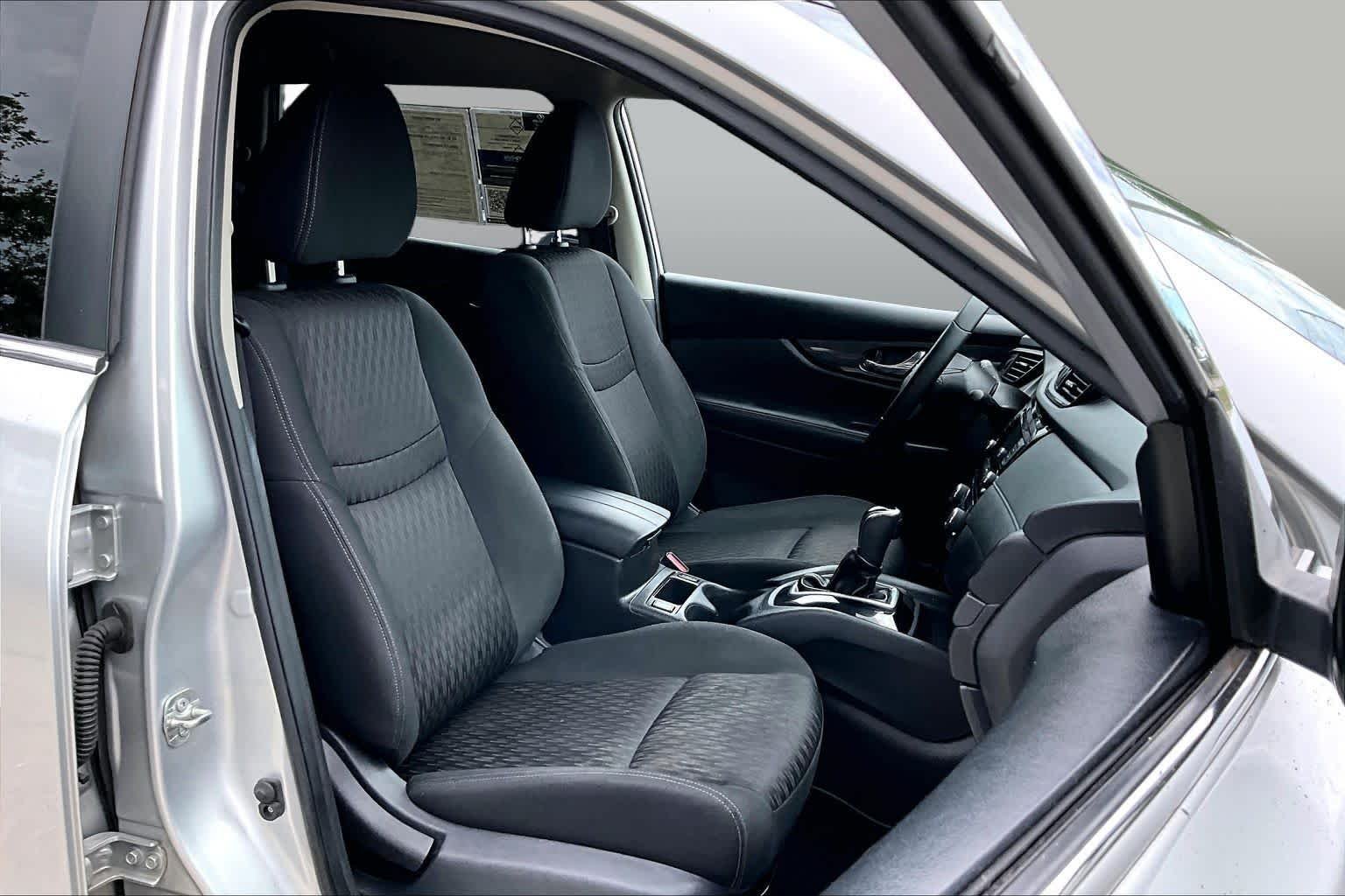 Used 2020 Brilliant Silver Metallic Nissan SV image 9