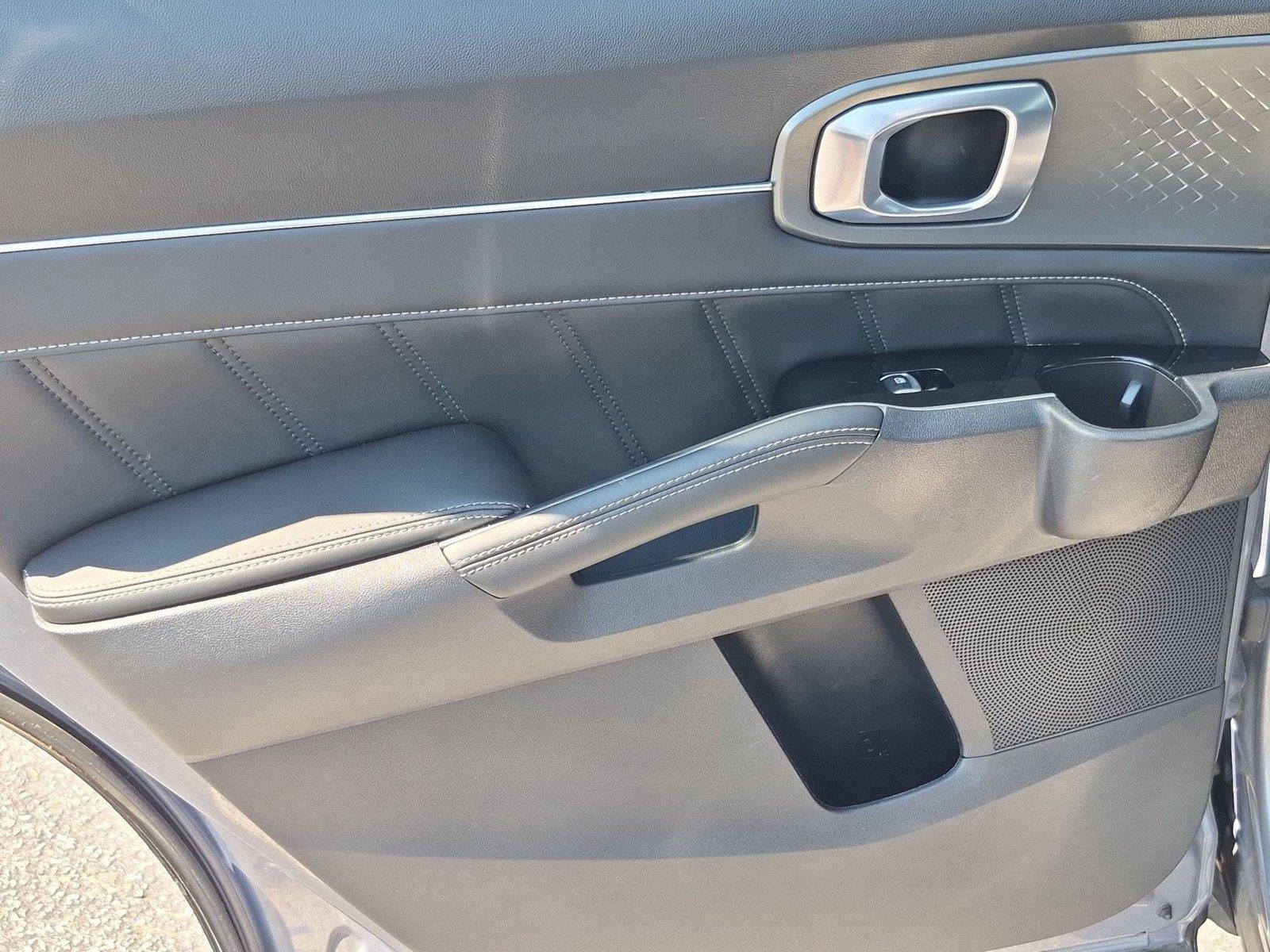 Used 2023 GRAVITY GRAY KIA  image 33