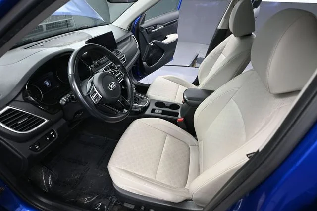 Used 2021 Blue Kia SX image 18