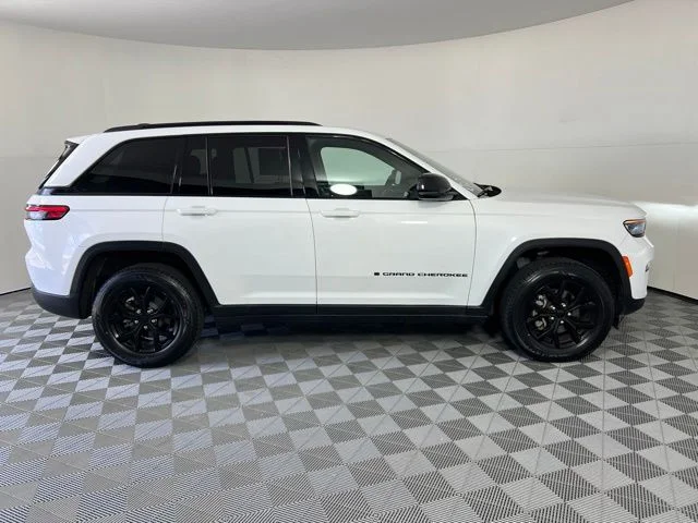 2024 Jeep Grand Cherokee Altitude - Photo 8