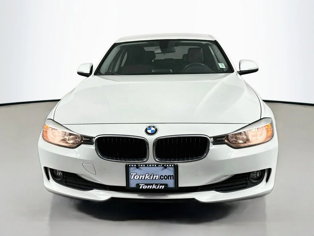 Used 2015 Alpine White BMW 320i image 3