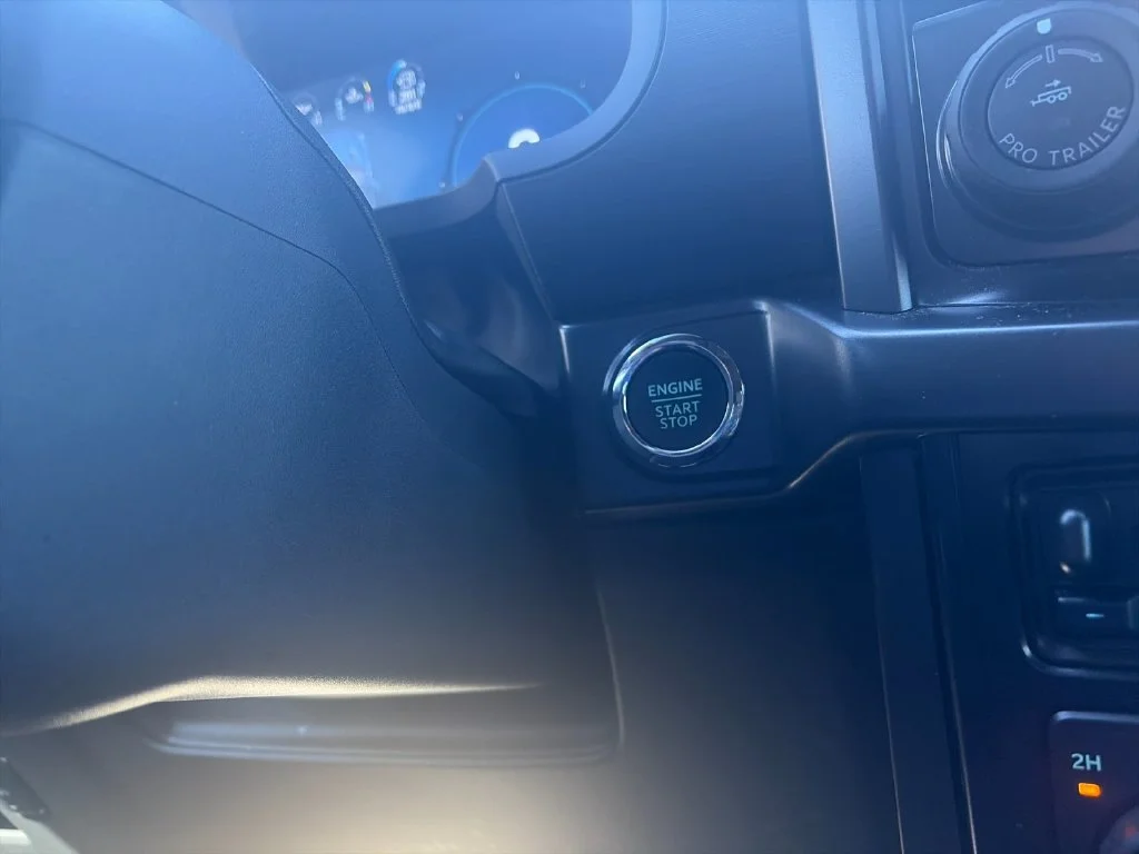 Used 2025 White Ford Tremor image 25