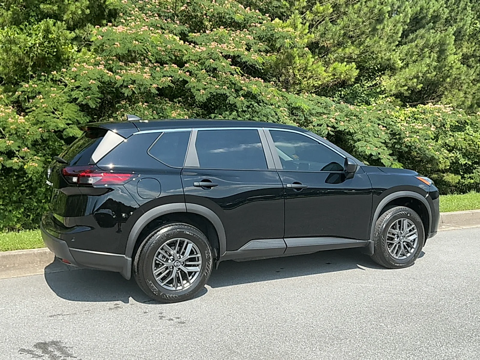 Used 2026  Nissan S image 2