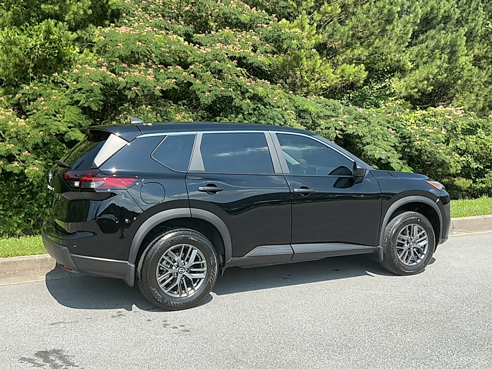 Used 2026  Nissan S image 2