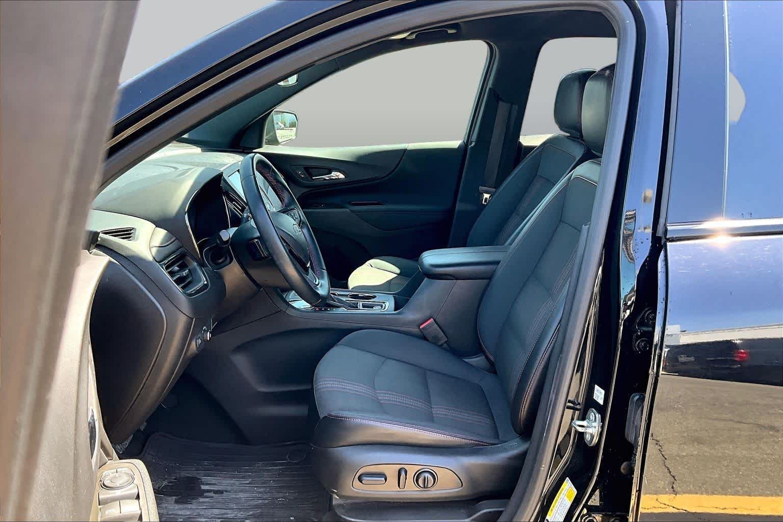 Used 2023 Mosaic Black Metallic Chevrolet RS image 7