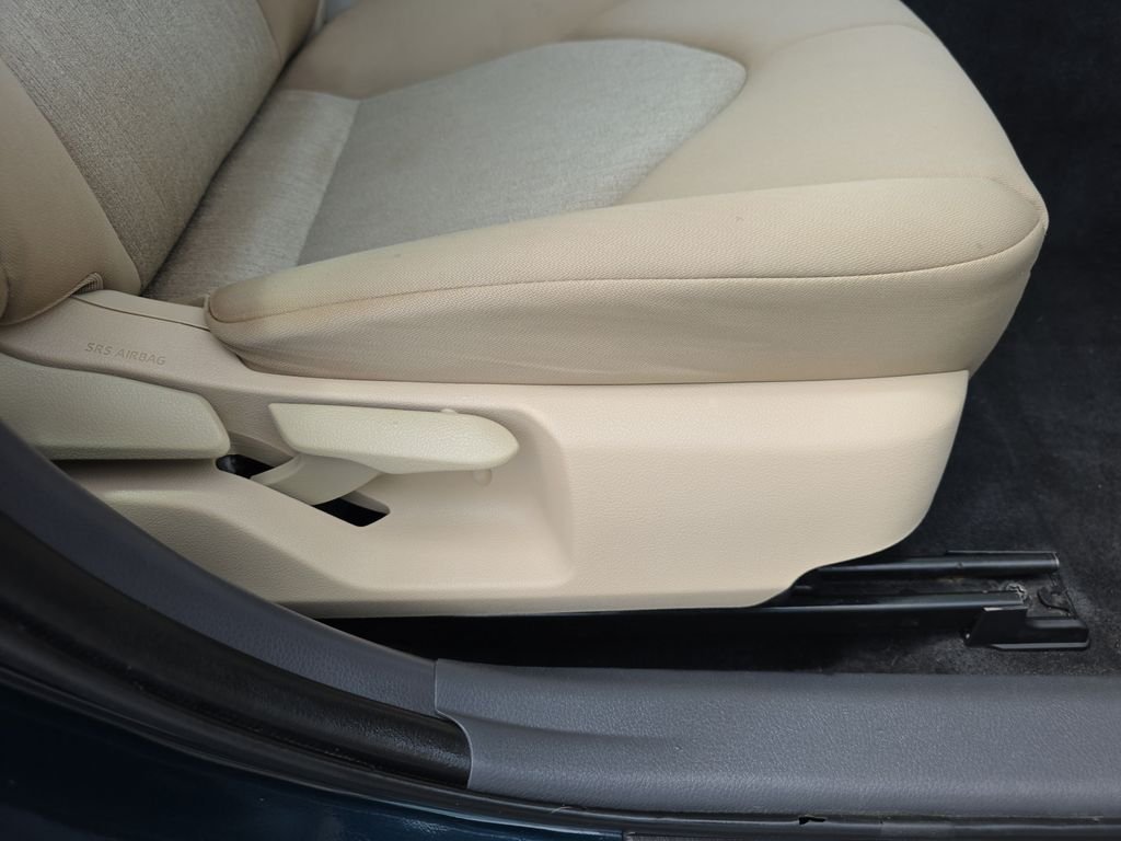 2018 Toyota Camry LE - Photo 33