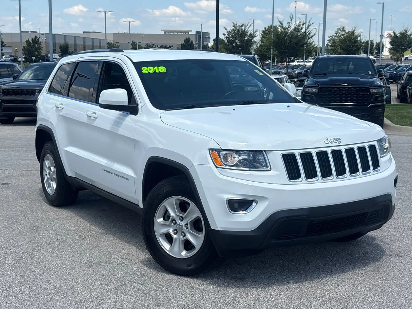 Used 2016 Jeep Grand Cherokee Laredo E with VIN 1C4RJFAG9GC363716 for sale in Kansas City