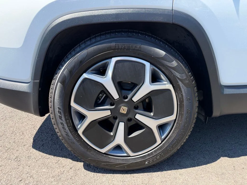 Used 2024 Glacier White Rivian Adventure image 9