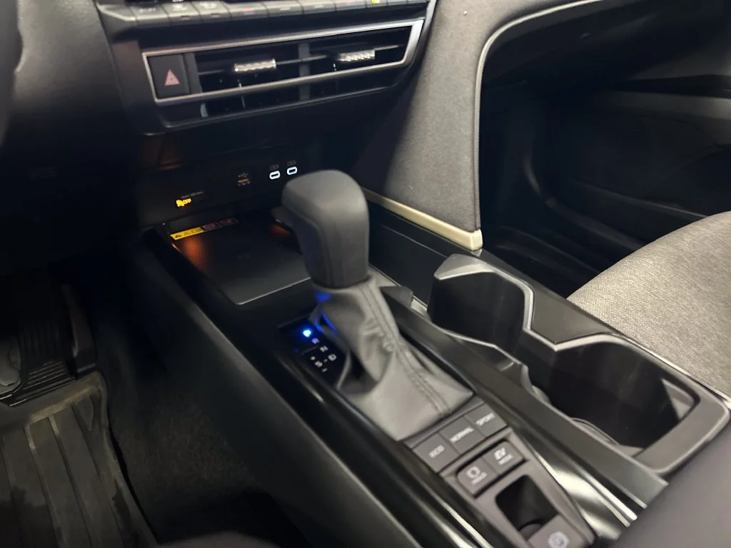 Used 2025  Toyota LE image 20