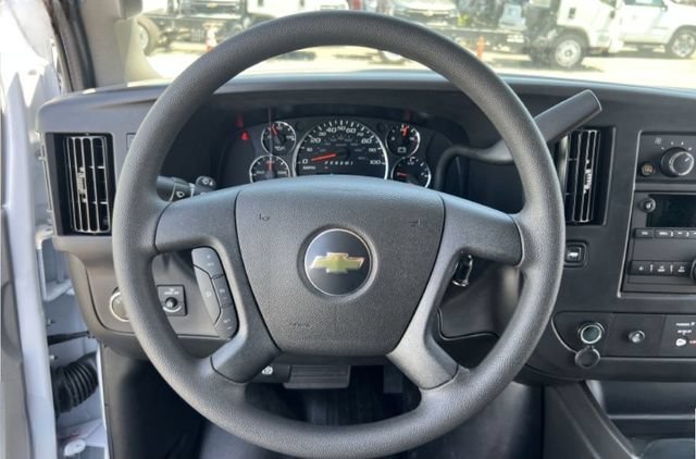 2025 Chevrolet Express Cargo Work Van - Photo 10