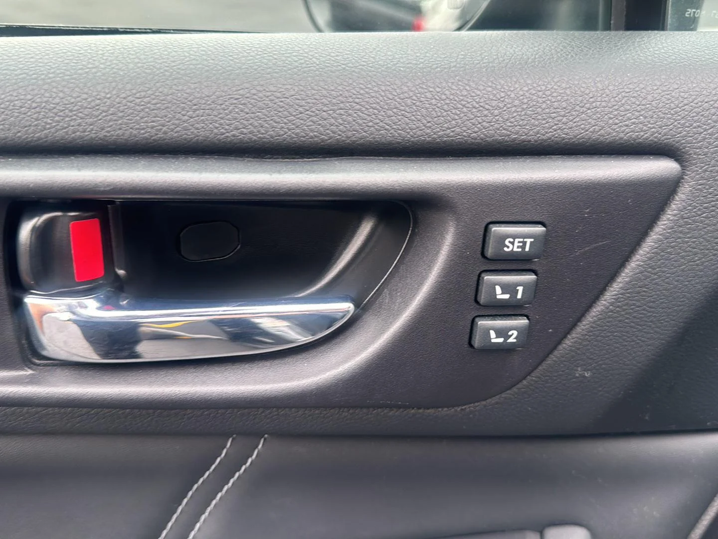 Used 2018 Magnetite Gray Metallic Subaru Limited image 8