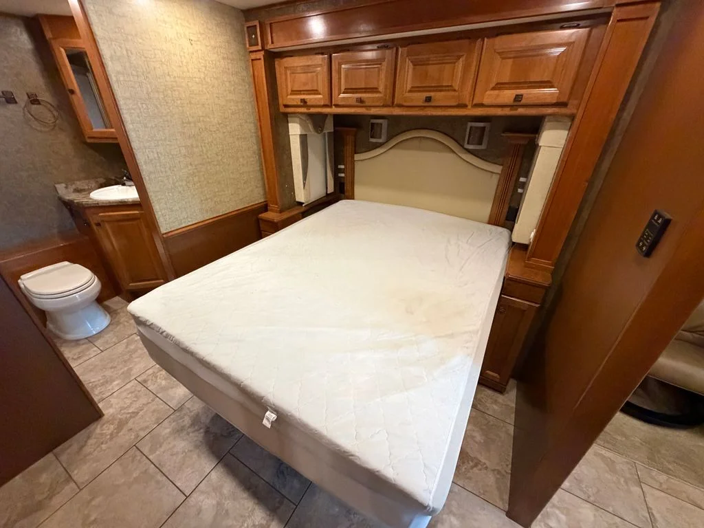 Used 2014  Tiffin  image 50